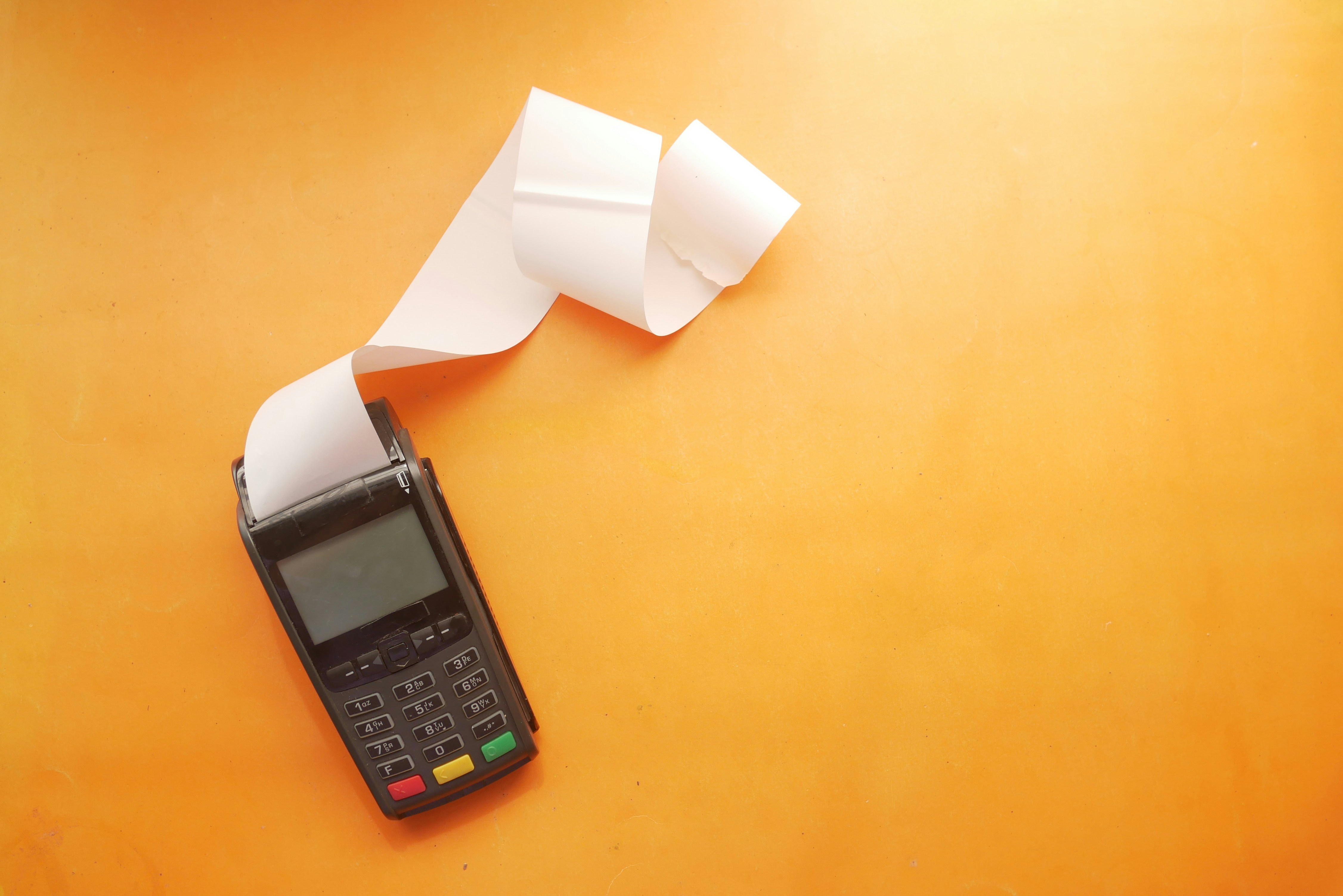 Card terminal printing a long receipt